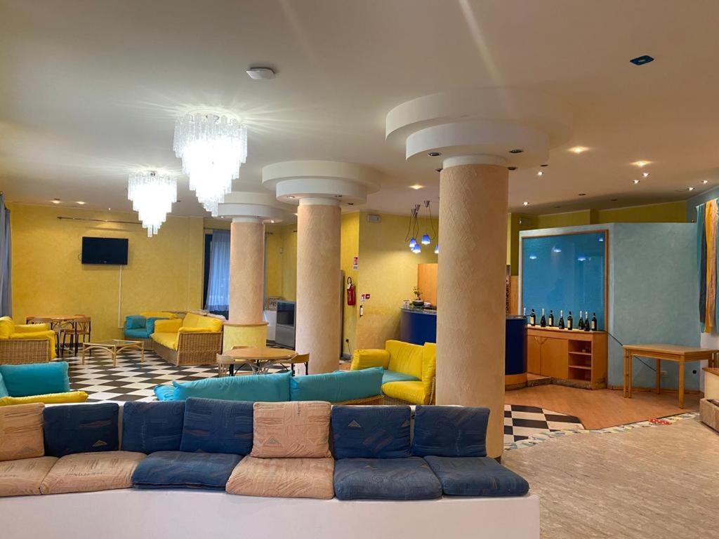 Hotel Silvi Silvi Marina Zewnętrze zdjęcie